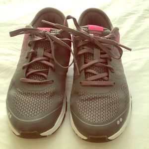 Women’s Ryka vestige RZX sneakers